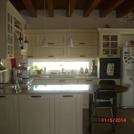 לינה וארוחת בוקר Mum's 3*